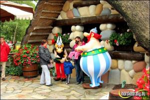 8. Den - Parc Asterix